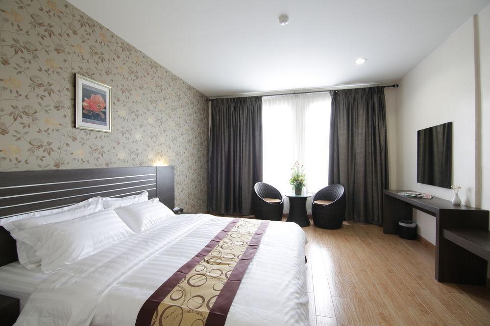Batam Os Hotel Edukits Fka Venesia Hotel מראה חיצוני תמונה