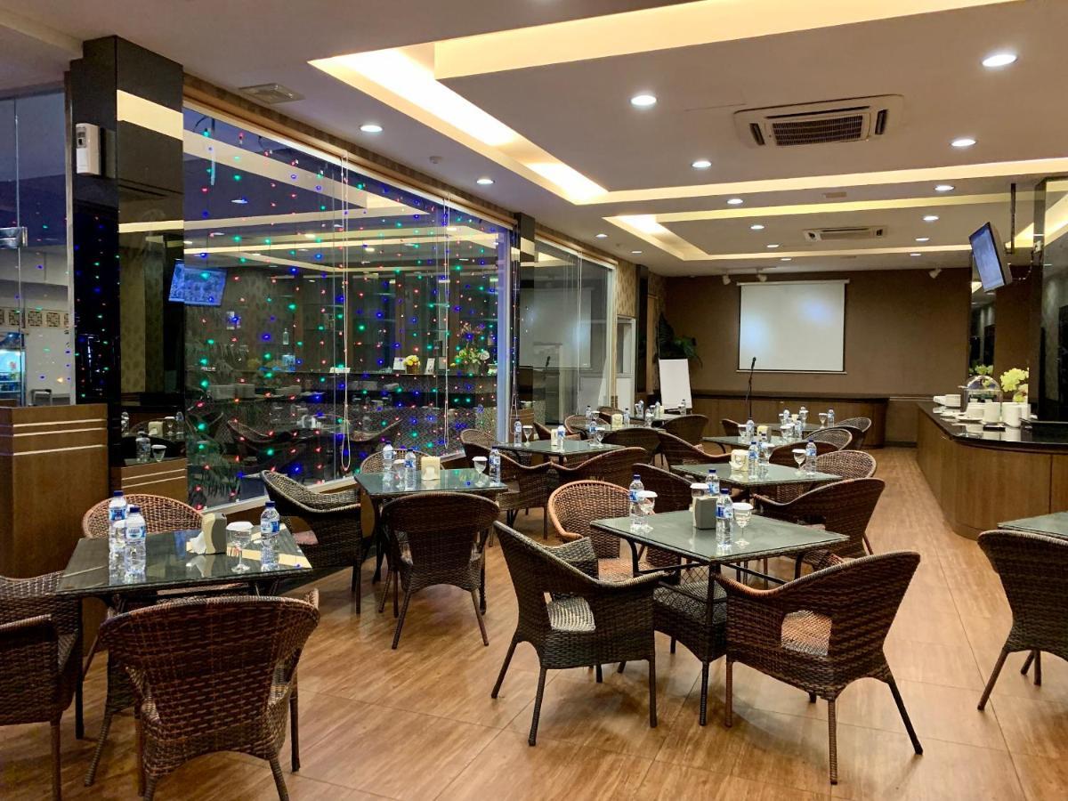 Batam Os Hotel Edukits Fka Venesia Hotel מראה חיצוני תמונה
