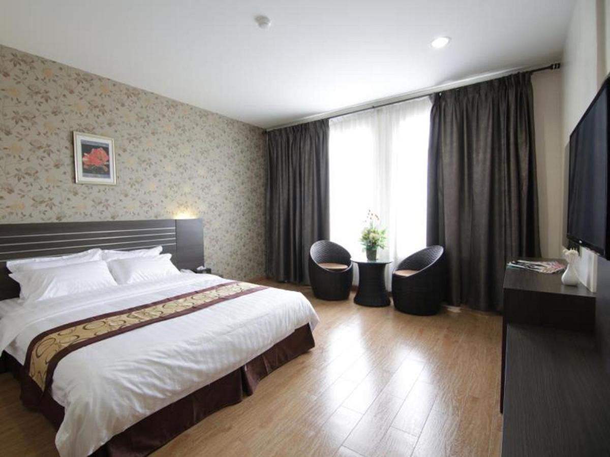 Batam Os Hotel Edukits Fka Venesia Hotel מראה חיצוני תמונה