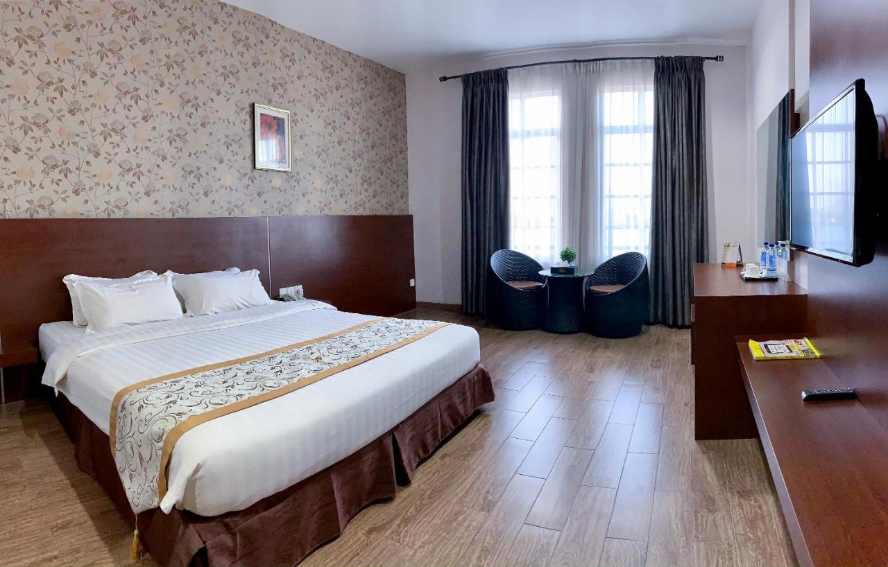 Batam Os Hotel Edukits Fka Venesia Hotel מראה חיצוני תמונה
