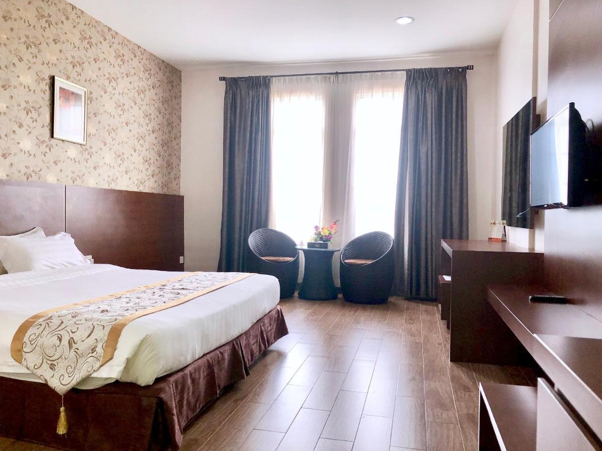 Batam Os Hotel Edukits Fka Venesia Hotel מראה חיצוני תמונה